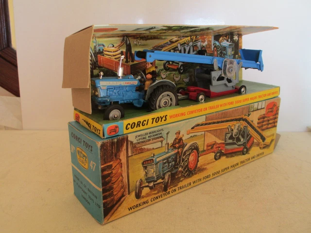 CORGI 511 CHEVROLET IMPALA CHIPPERFIELDS PERFORMING POODLES MIB 9 EN BOITE LOOK