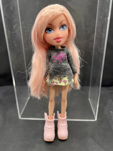 Bratz Chloe Doll Light Pink Hair Selfie Snaps MGA Entertainment 2015