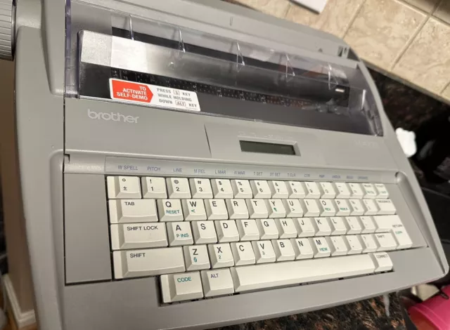 Brother SX-4000 LCD Display Electronic Typewriter with  Tested Working Great