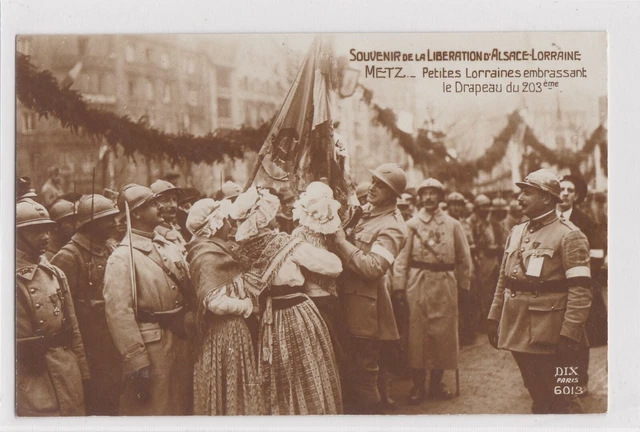 CPA 57 METZ Lorraine Embracing the Flag of the 203rd LIBERATION MEMORY