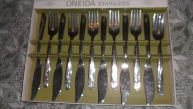 Vintage Oneida Solid Stainless Steel Fisheaters & Fruit Set - New In Boxes 2