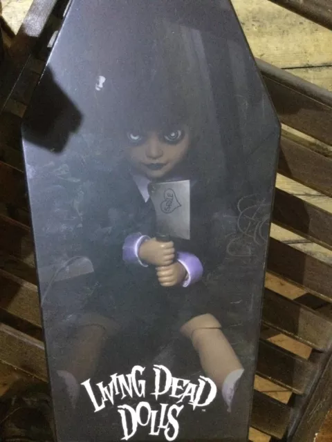 Sadie Living Dead Doll.Mezco Toys