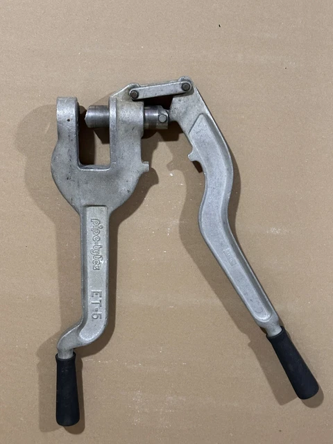 Pipe-Tytes Metal Stud Punch ET-5 Tool Hole Size 1-11/32"