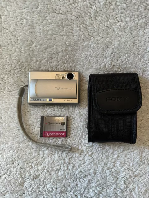Sony Cybershot DSC-T1 5MP Digital Camera with 3x Optical Zoom (untested)