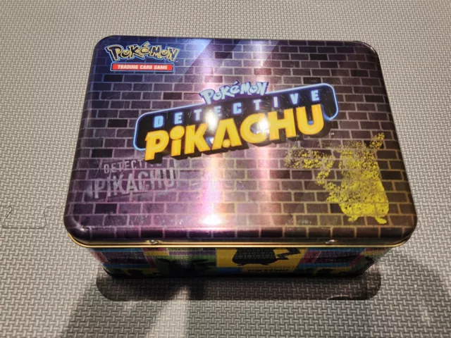 https://www.picclickimg.com/vD0AAOSwkXJkI4XO/Pokemon-TCG-Detective-Pikachu-Collectors-Chest-Tin-Lunch.webp