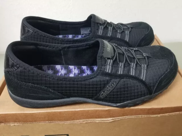 New Skechers Womens Relaxed Fit Breathe Easy Sneakers.