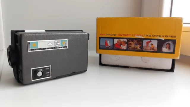 Caméra Super 8 Instamatic M12 KODAK avec sa boite d'origine, fonctionne