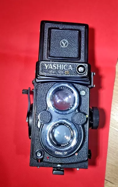 Yashica Mat 124 G TLR Medium Format Film Camera w/80mm Lens 124G , 180 bucks