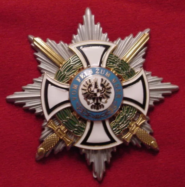 German Wwi Medal - Royal House Of  Hohenzollern Commanders Star With Swords