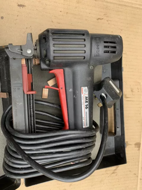 Grapadora eléctrica maestri me16