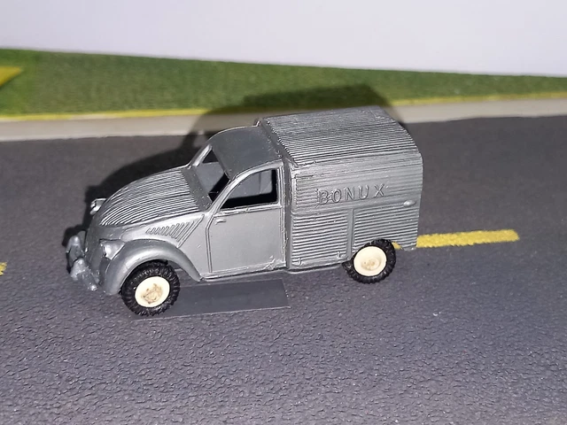 1/48ème CLE - Citroen 2CV n°14 1/48ème CLE - Citroen 2CV n°14