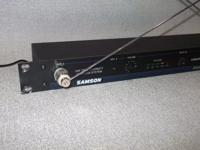 Samson CR4 Concert IV Wireless Rack Halterung Mikrofon Empfänger System Gitarre 3