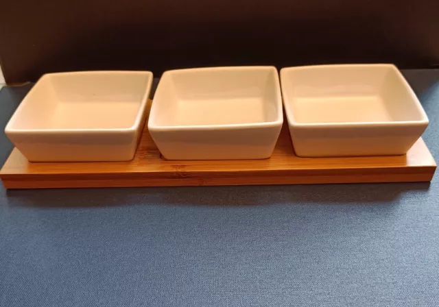 Weiße Dipschalen auf Bambus Tablett Keramik, Snackschale Schalen, Neu OVP