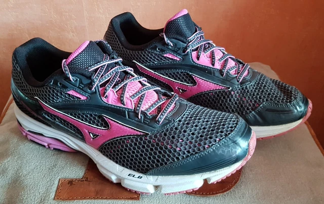 Chaussures Mizuno Wave Legend 3 Running  42 Black Pink Baskets Sneakers