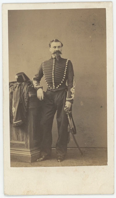 Photo CDV Militaire – Tirage Albuminé – Hussard – Photographe Edouard Viel à Meaux – Vers 1860