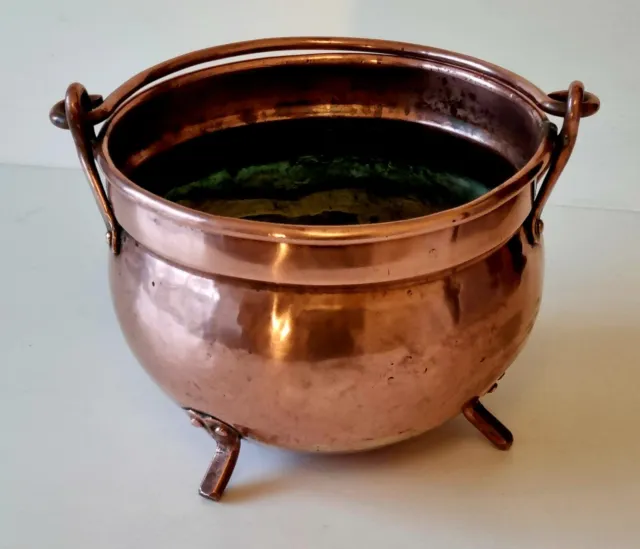 Lovely Antique Large Hand Hammered Copper Cooking Cauldren/Pot With 3 Feet