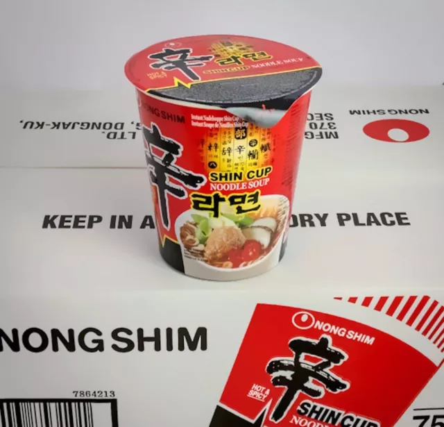 12 x 68g Nong Shim Shin Cup 1 Karton *SCHARF* Instant Nudelsuppe Suppe Korea