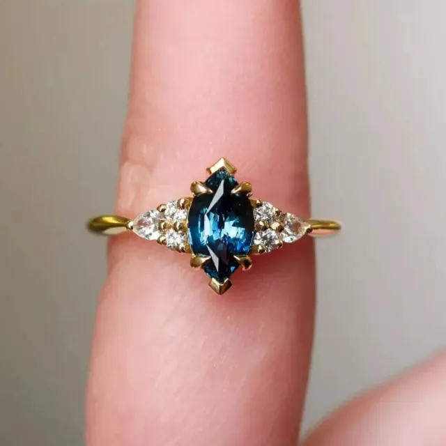 4CT Vintage 14k YELLOW GOLD SAPPHIRE Sapphire Ring Teal Green Ring Size 7 USA