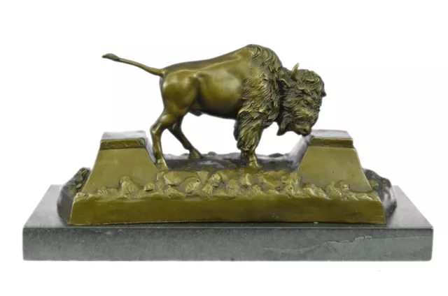 Grand Américain Buffalo Bison Bronze Sculpture Par Russell Figurine Deco Art