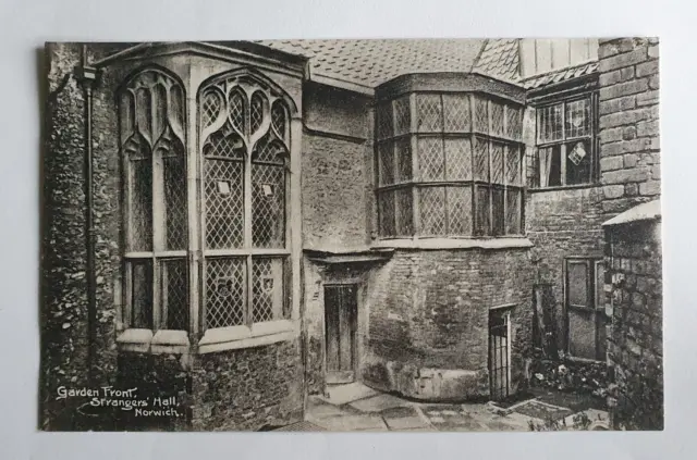 Unposted Jarrolds' Series Postcard - Garden Front, Strangers Hall, Norwich #B