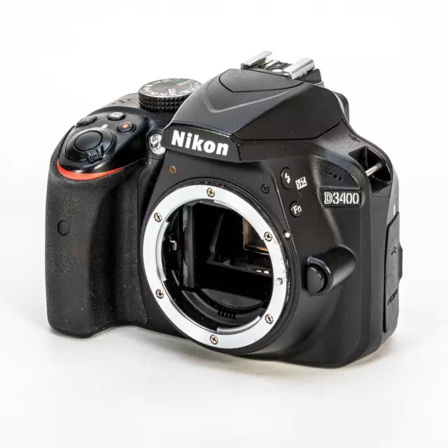 Nikon D3400 Gehäuse schwarz ca. 18.000 Ausl. Kamera