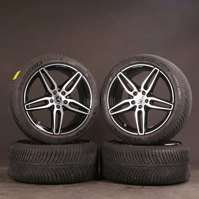 Tappetini in gomma CLASSIC, Vano posteriore, 2 pezzi (colore nero) | Tappetini | Protezione & salvaguardia | Berlina W213 (04/16-07/20) | Mercedes-Benz Genuine
