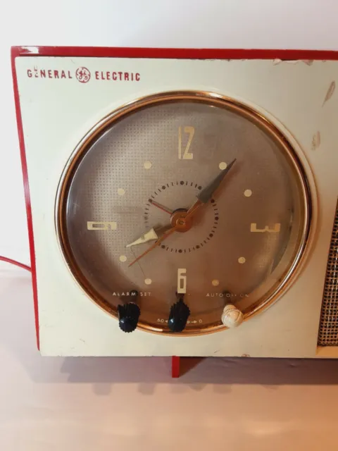 General Electric Red & White Alarm Clock Tube Radio Mid Century Modern Decor 3