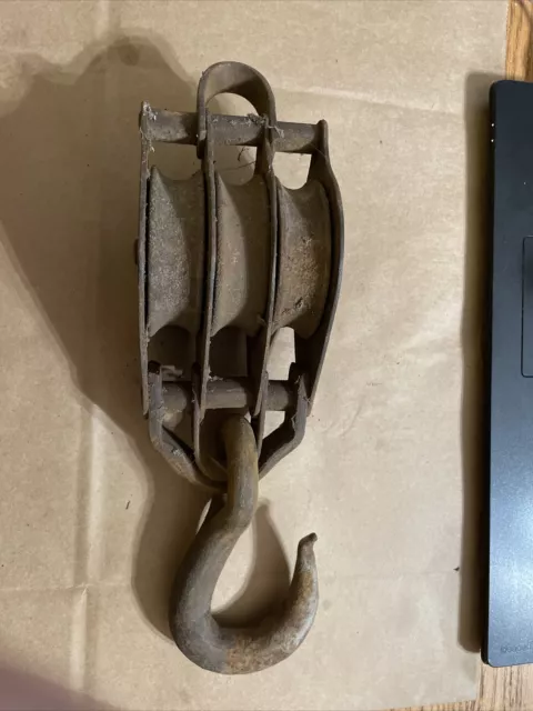 Vtg All Metal Triple 3” Diam Pulley Block & Tackle ! Great Rustic Piece. LOOK !