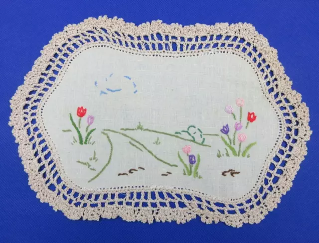 VINTAGE HAND EMBROIDERED Tulips SMALL DOILEY CREAM HAND CROCHETED EDGE