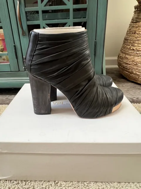 $740 VPL BY LD TUTTLE Stretch Boot Black 7.5