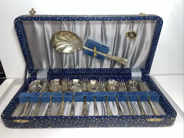 Vintage Boxed Set of Scalloped Dessert Spoons & Forks with Serving Spoon (36a)