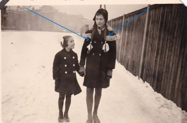 2 alte Fotos von 1940 BDM Mädel, Maid, girl mit langen Zöpfen in Gleiwitz