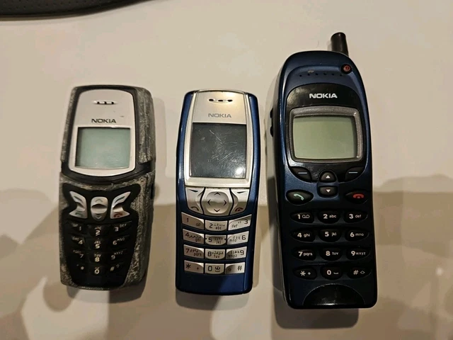 Lot De 2 Téléphones Nokia 3310 Et 3410 D'occasion – Bleu – Collection Rétro