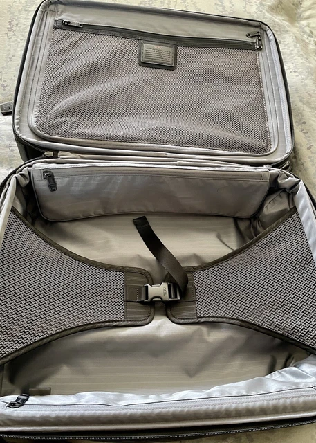 TUMI Alpha 2 Continental Expandable 4-Wheel Carry-On (Model #22061D2) Black 10