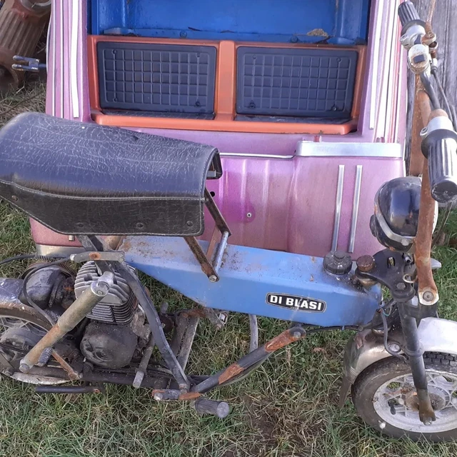 ANCIENNE MOBYLETTE PLIANTE di blasi R7 1985 ITALIE ,motos ,no émaillée ...