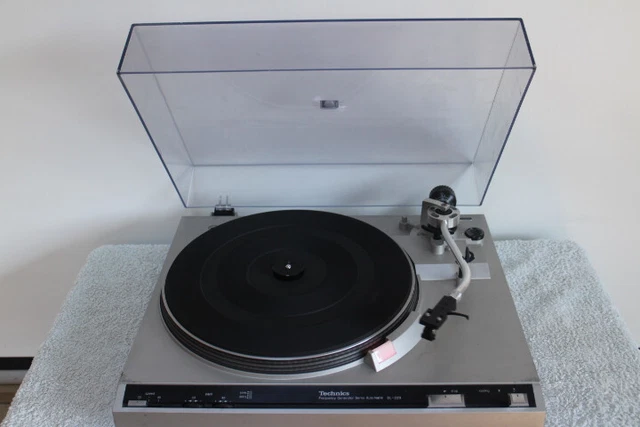 Platine vinyle Technics SL 220 cellule Technics EPC 270 C et Platine vinyle Technics SL 220 cellule Technics EPC 270 C et