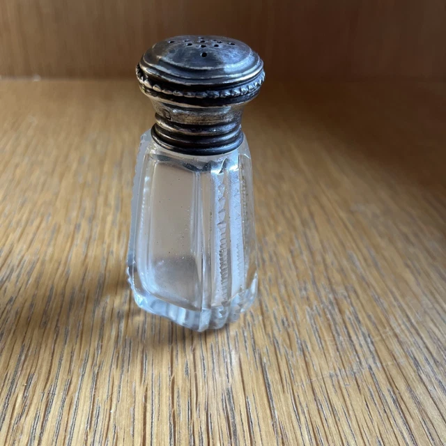 ANCIENNE SAUPOUDREUSE MÉTAL argentée - 6 g argent - signée Blaise Bontems - XIXè EUR 29,00