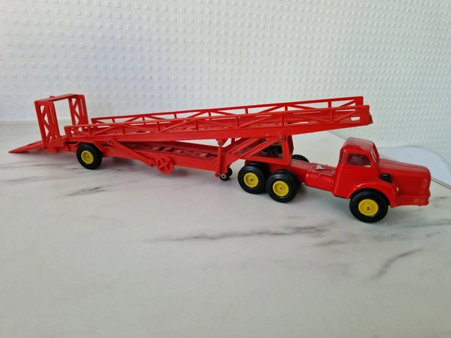 Miniature Norev Berliet TBO 15 – Transporteur De Voitures Rouge – 1/43 – Occasion