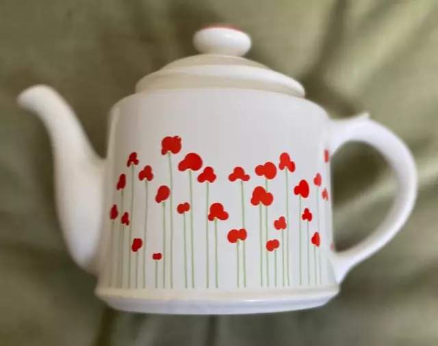 Wade Poppy Design Teapot. 1984. [1] 2