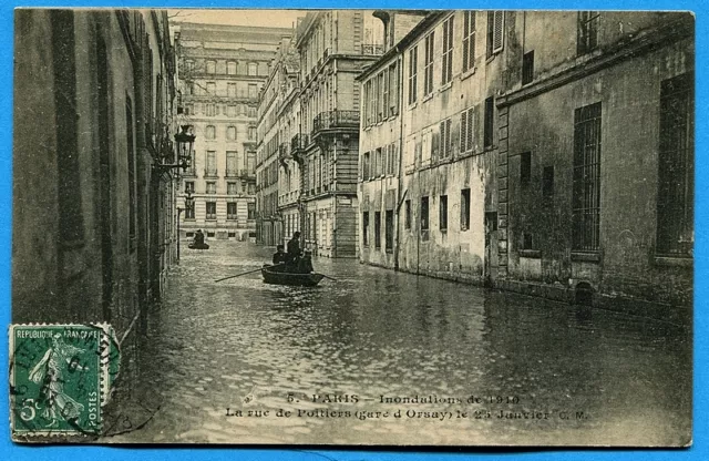CPA: Paris - Inondations de 1910 - La rue de Poitiers (Gare d'Orsay)