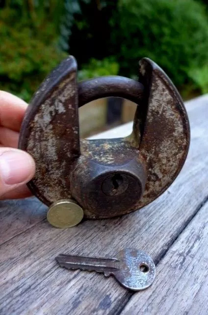 Antique / Vintage Padlock with one working key heavy unique design