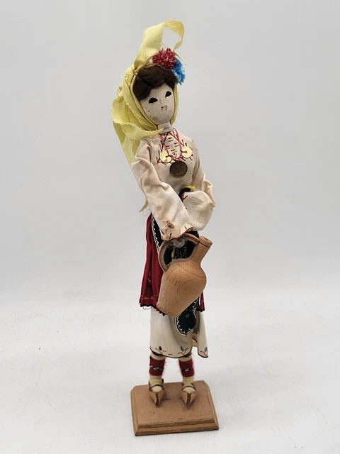 Poupée folklorique régionale du bourbonnais en boîte - Collection