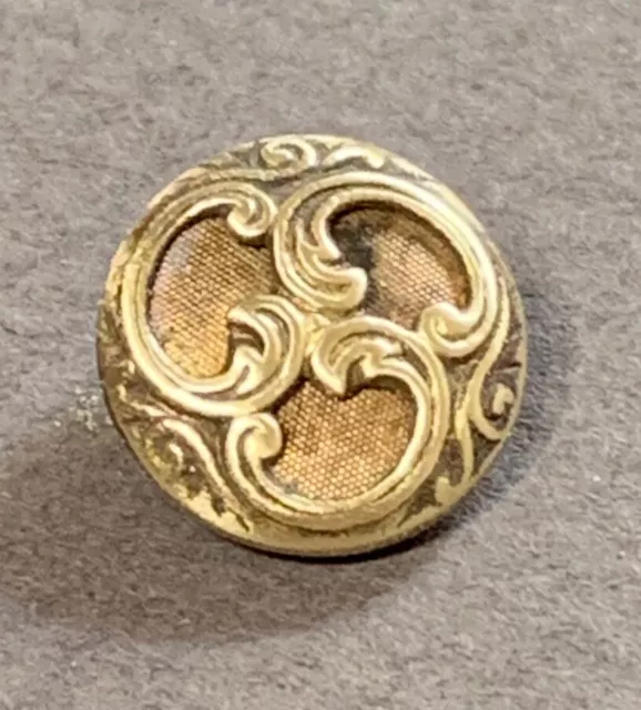 BOUTON DE COLLECTION  ANCIEN FIN 18 eme DÉBUT 19 e LAITON  SUR MÉTAL 10 mm
