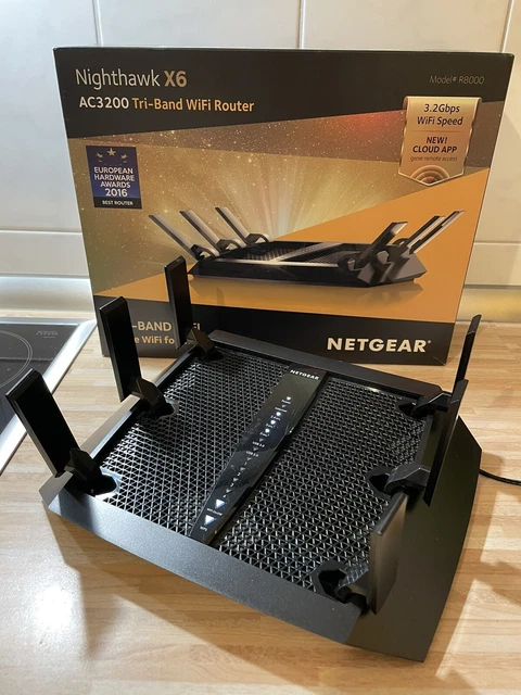 Netgear Nighthawk X6 Tri-Band WiFi Router - Schwarz/Silber (R8000-100PES)