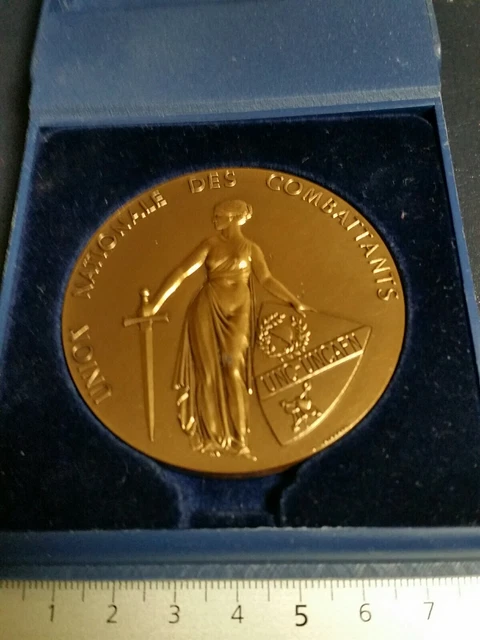 MEDAILLE UNION NATIONALE DES COMBATTANTS - U.N.C