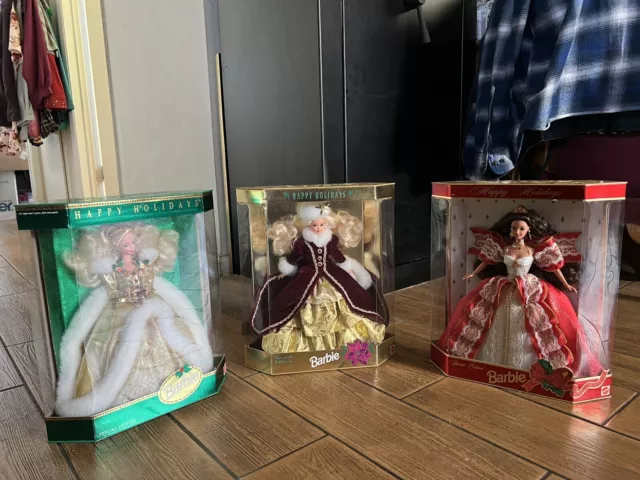 3 holiday barbie dolls in box 1990s