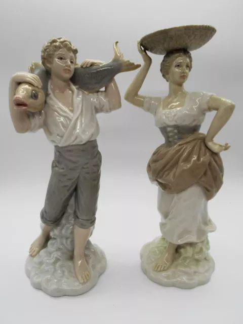 26cm PAIRE FIGURINE COUPLE DE MARCHAND DE POISSON EN PORCELAINE SALVADOR MALLOL