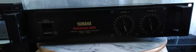 Yamaha P2050 Professional Series Power Amplifier