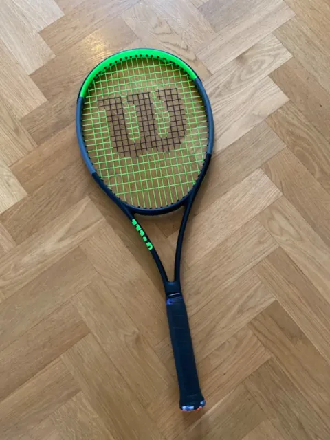 Wilson Blade 98 tennis racket