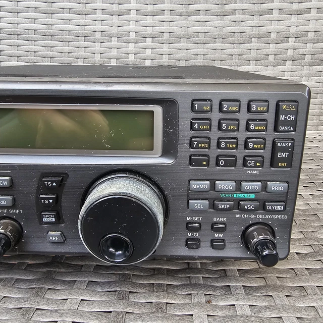 ICON IC-R8500 HF,VG,UHF scanner ricevitore 0,1-2000 MHz Am, fm,ssb,cw ...
